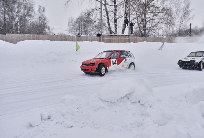 Перевертыши и много адреналина: как прошел третий этап тренировки по автогонкам Слободском?
