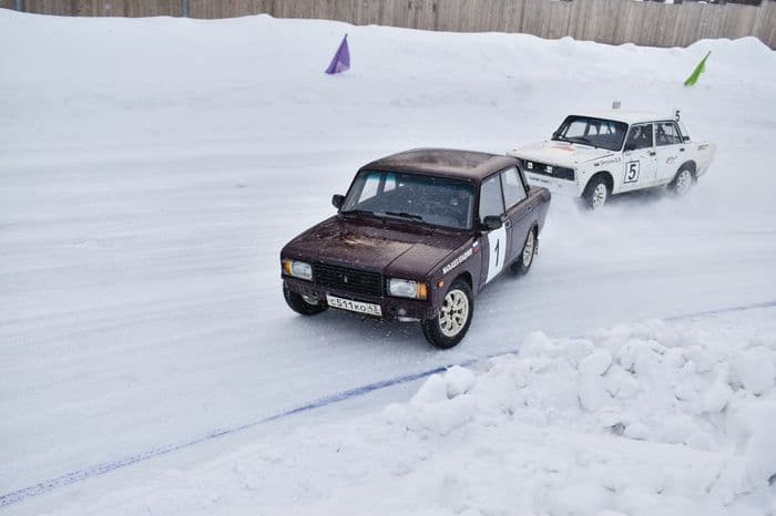 Перевертыши и много адреналина: как прошел третий этап тренировки по автогонкам Слободском?