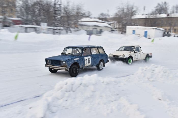Перевертыши и много адреналина: как прошел третий этап тренировки по автогонкам Слободском?