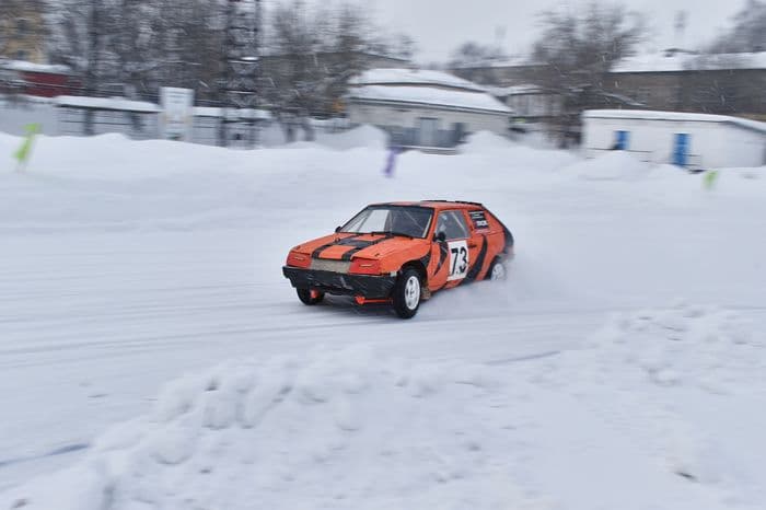 Перевертыши и много адреналина: как прошел третий этап тренировки по автогонкам Слободском?