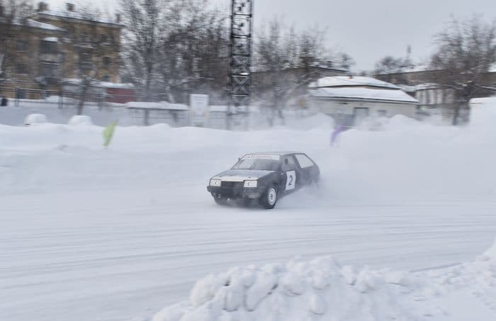 Перевертыши и много адреналина: как прошел третий этап тренировки по автогонкам Слободском?