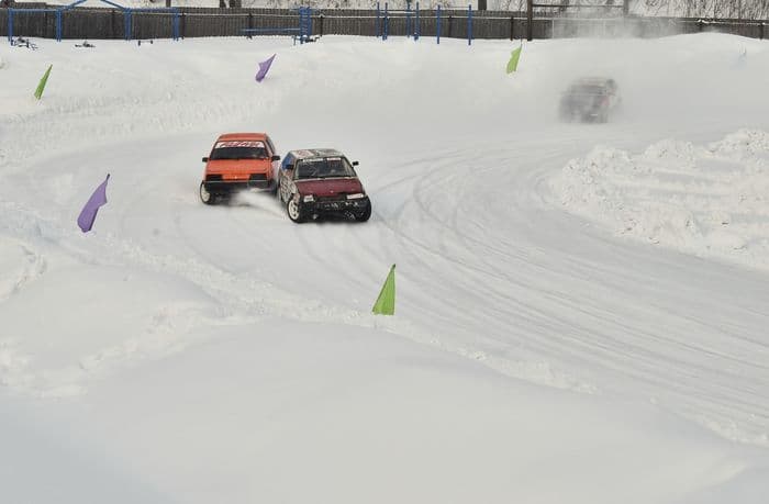 Перевертыши и много адреналина: как прошел третий этап тренировки по автогонкам Слободском?