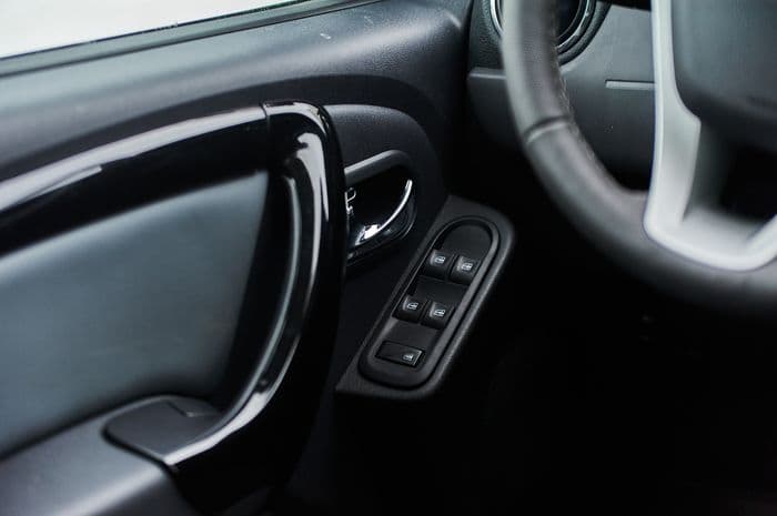 Тест-драйв обновлённого LADA Largus Cross: что у нас там нового кроме бампера?