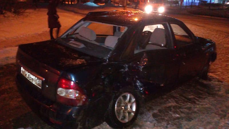 В Кирове в новогоднюю ночь столкнулись три автомобиля