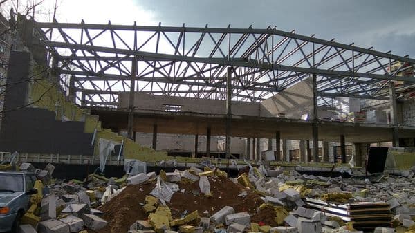 Спорткомплекс у «Макдональдса» развалился от ветра