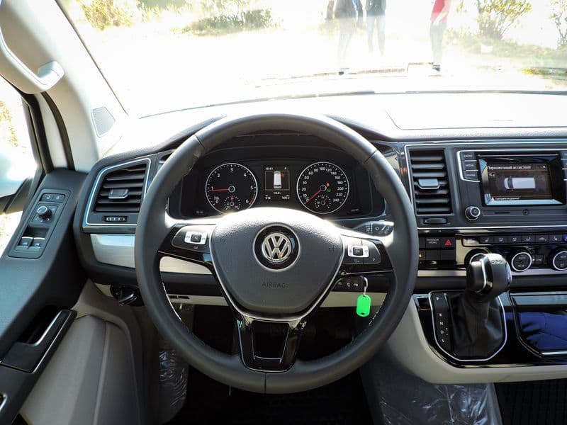Тест-драйв Volkswagen T6: автомобиль не для каждой семьи