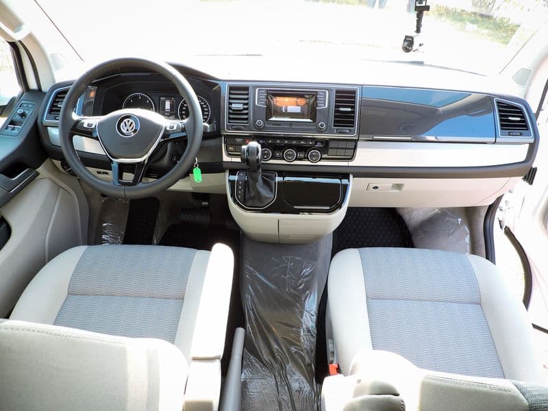 Тест-драйв Volkswagen T6: автомобиль не для каждой семьи