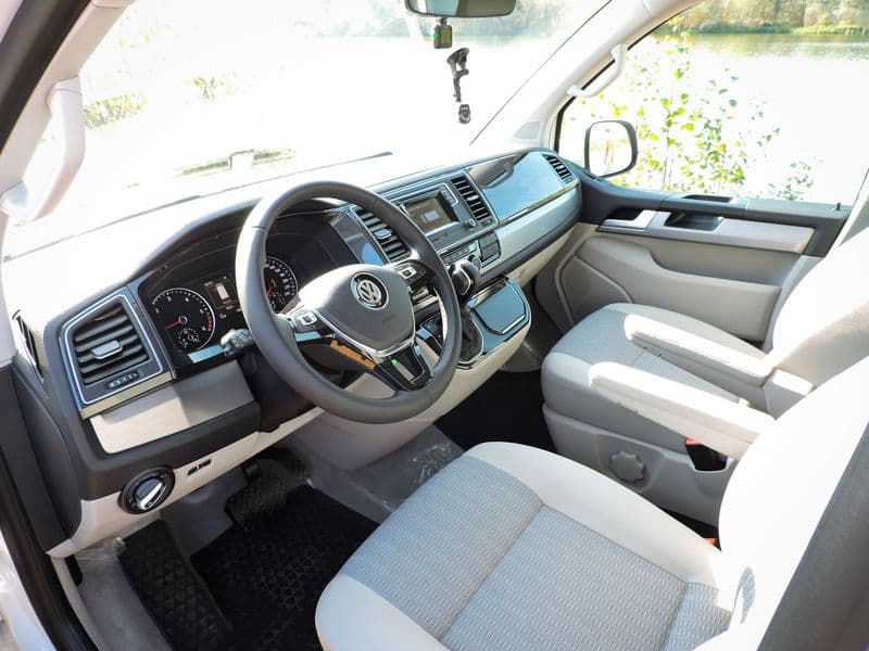 Тест-драйв Volkswagen T6: автомобиль не для каждой семьи