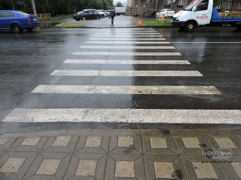 Выполнили на «хорошо»: в Кирове отчитались за ремонт дороги улице Воровского