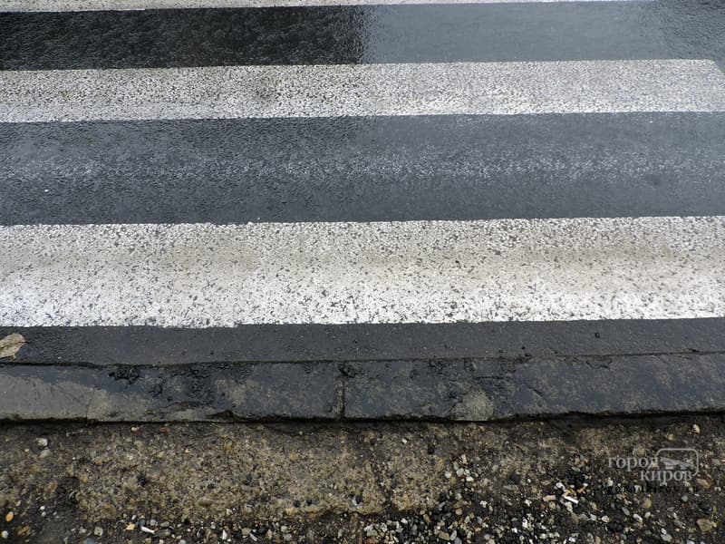 Выполнили на «хорошо»: в Кирове отчитались за ремонт дороги улице Воровского