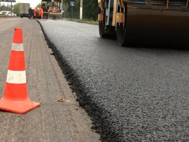 Власти ищут подрядчиков на ремонт трех участков дорог в Кирове