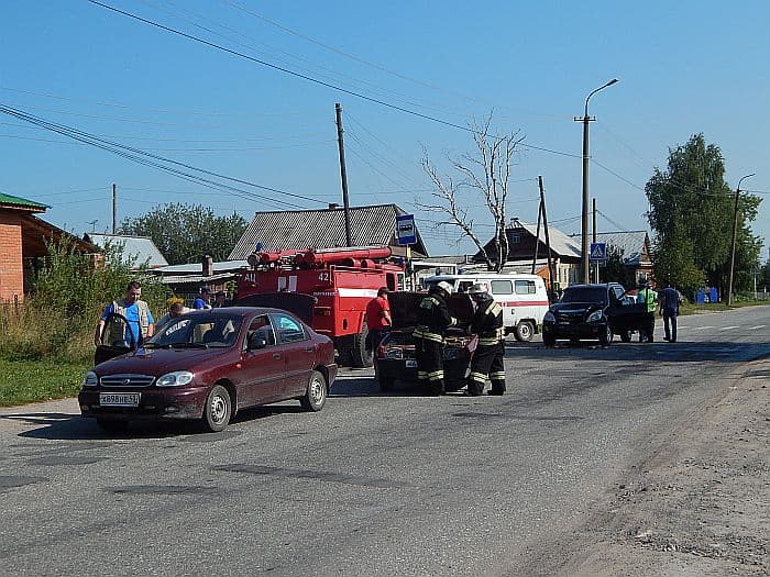 В Омутнинске пешеход устроил тройное ДТП и сбежал с места происшествия