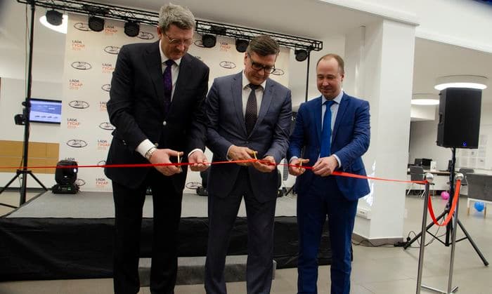 В Кирове состоялось торжественное открытие обновленного дилерского центра LADA