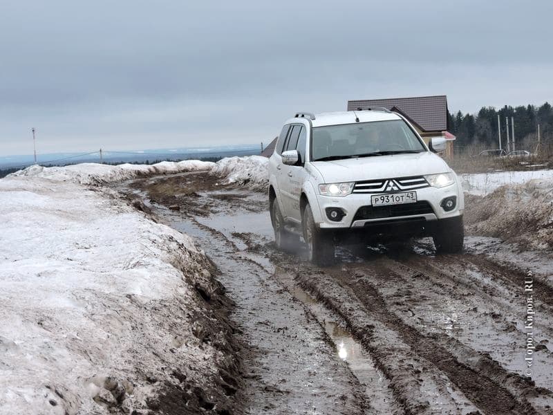 Тест-драйв Mitsubishi Pajero sport: пора записывать телефоны трактористов