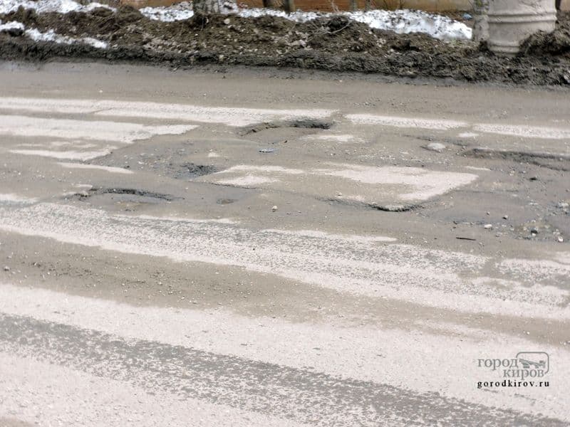 Ямочный ремонт на улице Менделеева не продержался и трех месяцев