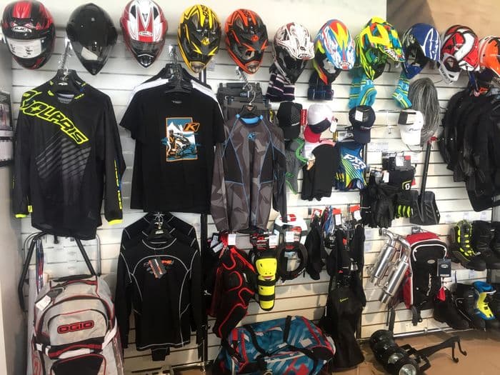 Огромная распродажа экипировки мотосалоне POLARIS! Скидка 25%! 