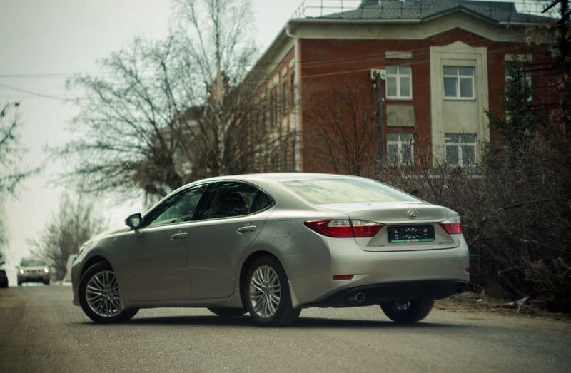 Тест-драйв Lexus ES250: Фен шуй не до мелочей