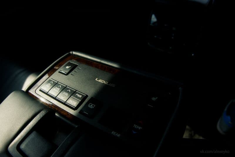 Тест-драйв Lexus ES250: Фен шуй не до мелочей