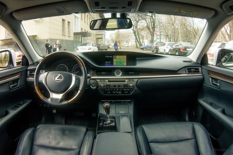 Тест-драйв Lexus ES250: Фен шуй не до мелочей
