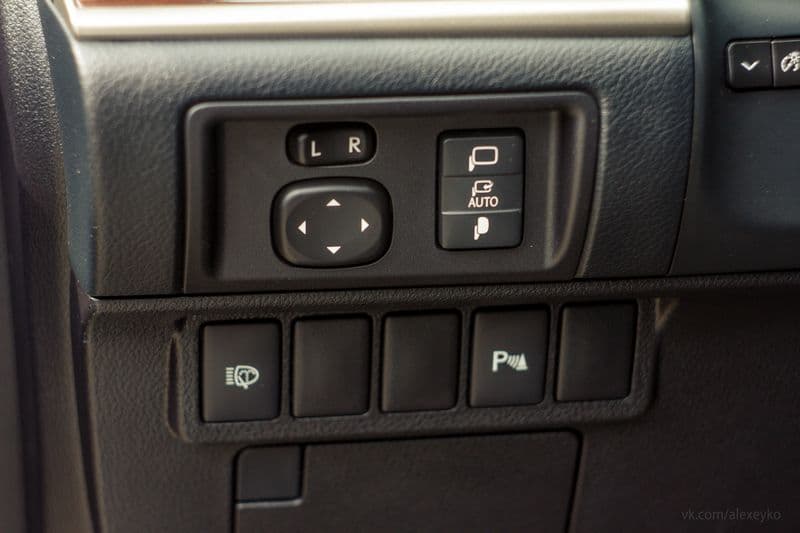 Тест-драйв Lexus ES250: Фен шуй не до мелочей