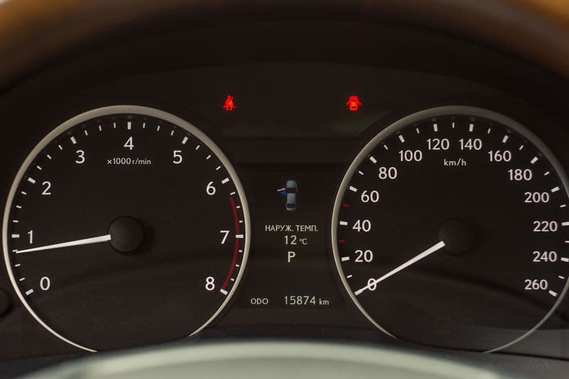 Тест-драйв Lexus ES250: Фен шуй не до мелочей