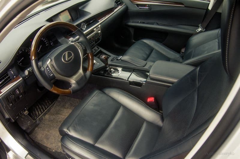 Тест-драйв Lexus ES250: Фен шуй не до мелочей
