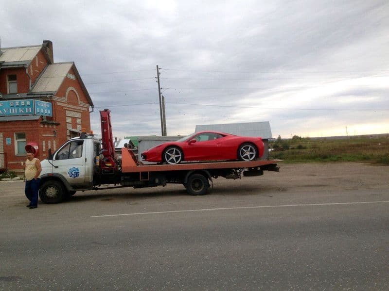  В Котельниче заметили Ferrari стоимостью больше 12 миллионов рублей