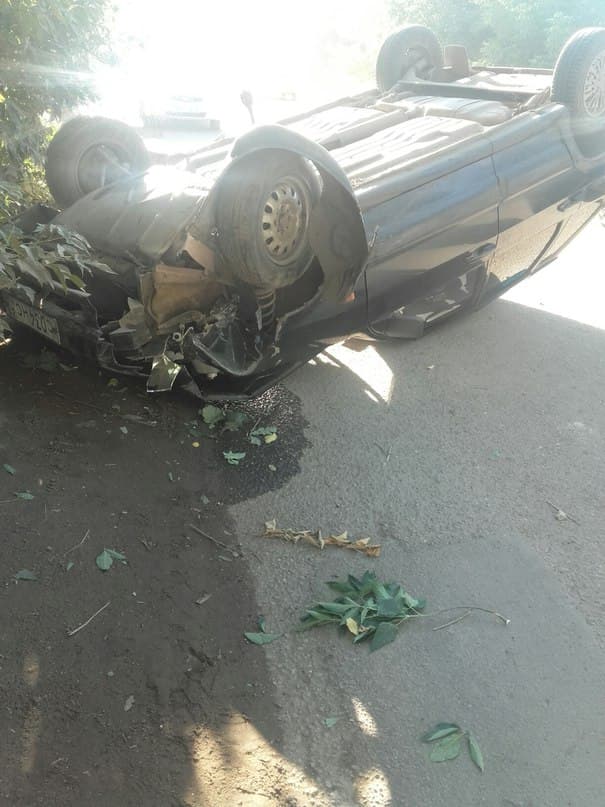 В Вересниках пьяный водитель перевернулся на ВАЗе