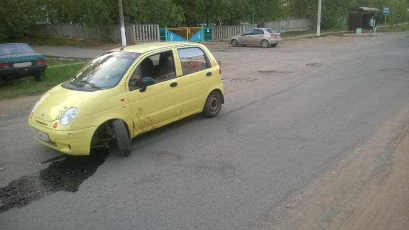 Кировских чиновников оштрафовали за ямы в Радужном