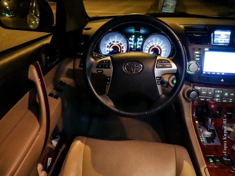 Тест-драйв Toyota Highlander: американец для русских