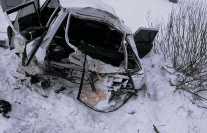 В Кировской области «Лада» попала под поезд: пассажирка легковушки скончалась