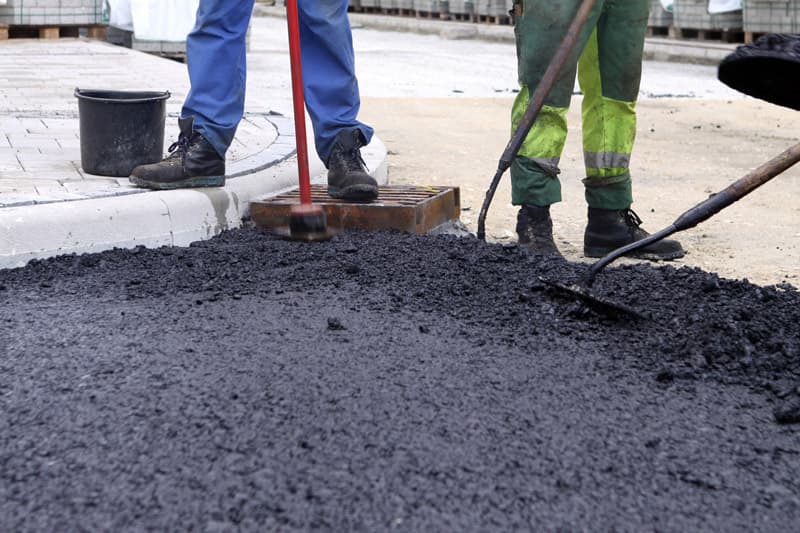 Студентов ВятГУ могут привлечь к ремонту дорог в Кирове