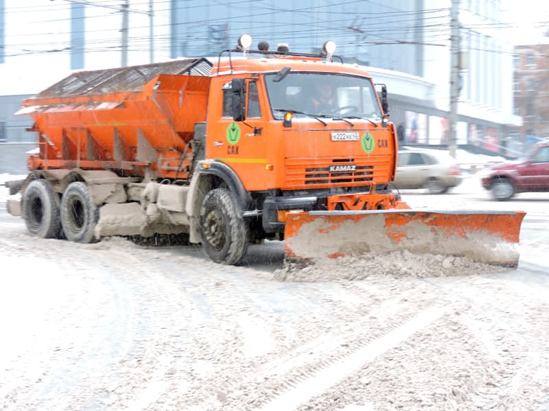 Скользить и падать не будем: ДДХ закупают противогололедные материалы на 67 миллионов рублей