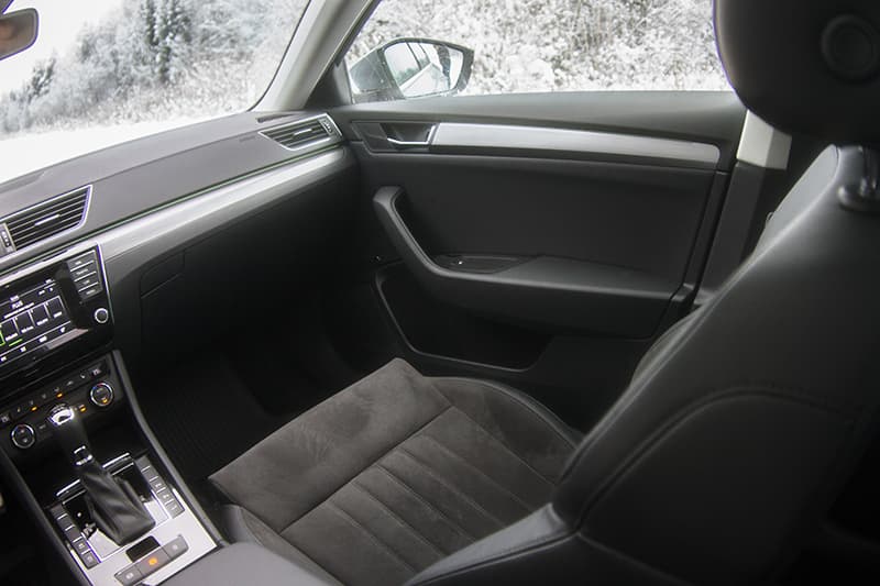 Тест-драйв ŠKODA Superb: консервативный взгляд на новые технологии