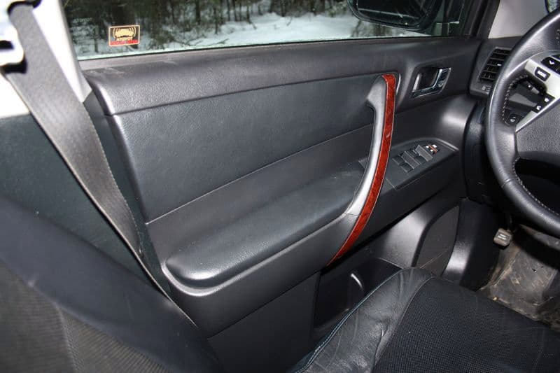 Тест-драйв Toyota Highlander: золотая середина