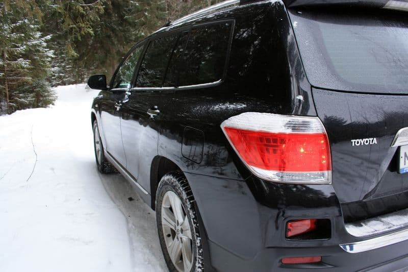 Тест-драйв Toyota Highlander: золотая середина