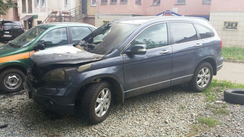 Неизвестные подожгли припаркованную «Хонду» на улице Свободы 