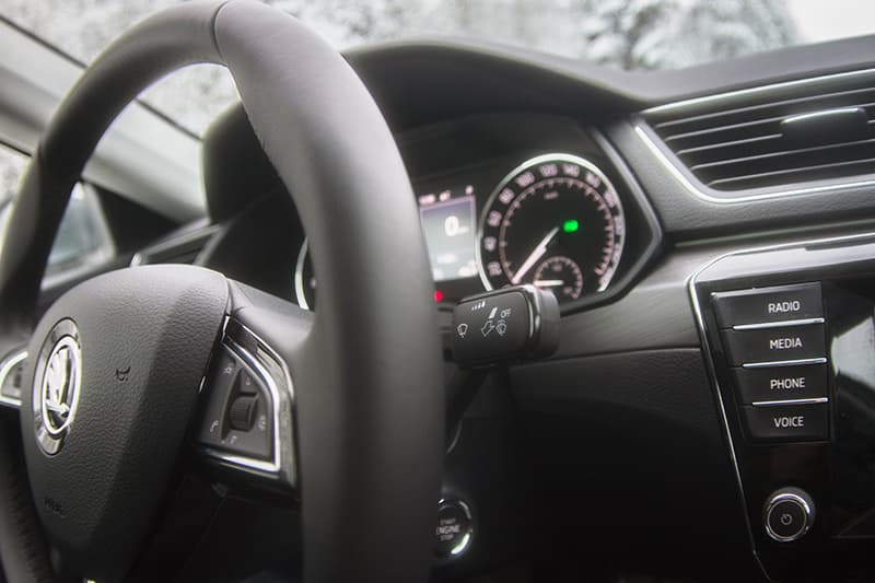 Тест-драйв ŠKODA Superb: консервативный взгляд на новые технологии