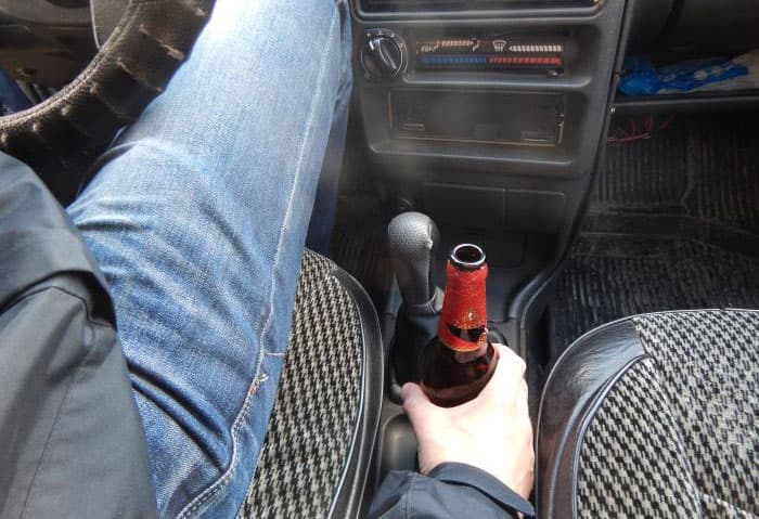 Полицейские два дня подряд задерживали пьяного водителя «десятки»