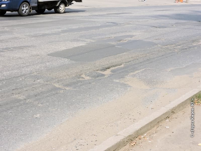 Разбитые дороги в Кирове: что изменилось с весны