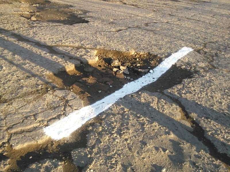 Дорожная разметка по ямам: деньги выброшены на ветер?