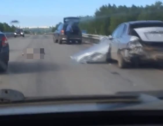 В аварии на Новом мосту пострадали 4 человека. Двое скончались