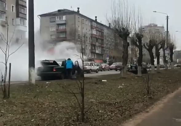 На улице Лепсе загорелась «Волга»