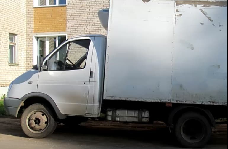 В Даровском мужчина сбил на «Газели» полуторагодовалую дочь