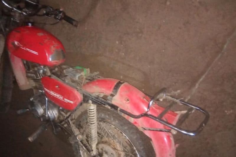 В Кирово-Чепецке мотоциклист врезался в опору теплотрассы