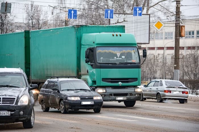 Минтранс запретил парковку во дворах: для кого и какое наказание