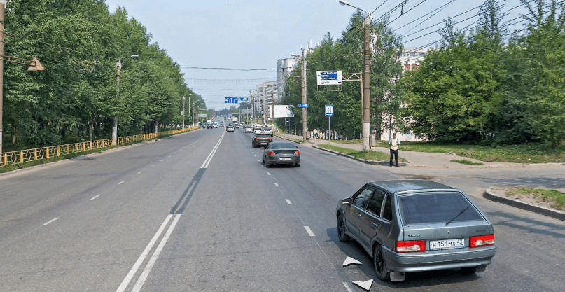 И опять этот въезд во двор - авария у Дома печати