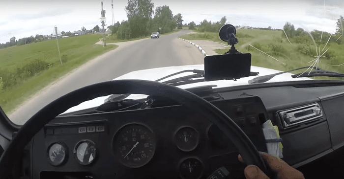 Водитель грузового автомобиля насмерть задавил пешехода