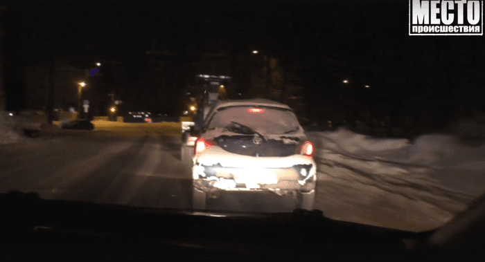 Молодая девушка отметила мужской праздник, протаранила на «Тойоте» сугроб, а потом засмущалась