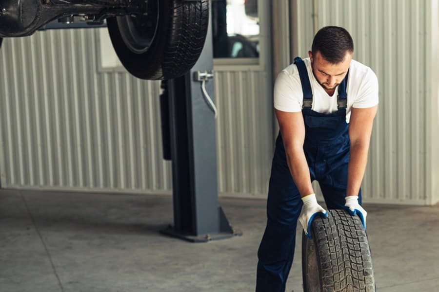 Яндекс запустил опцию доставки шин и дисков